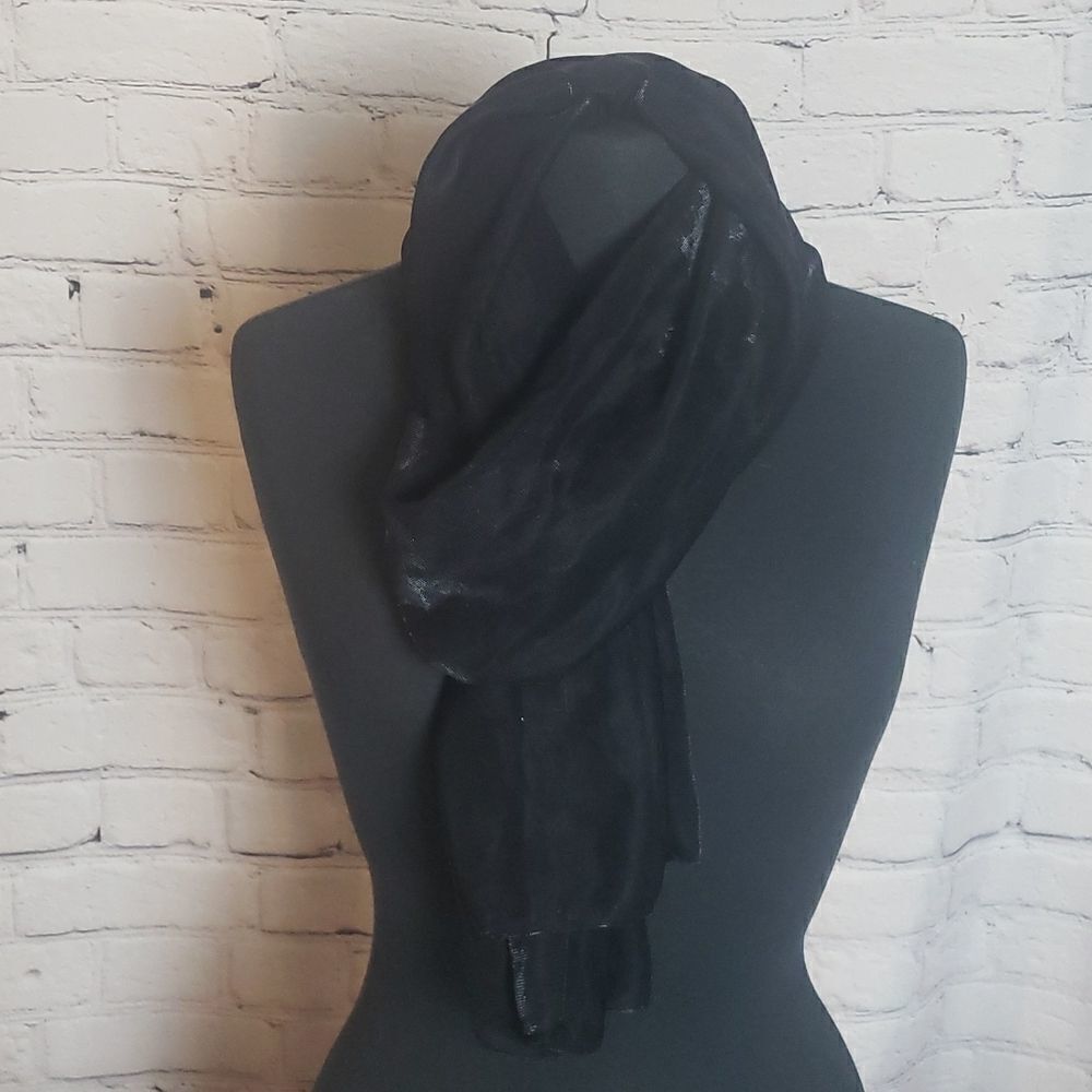 Black Nylon Scarf‎